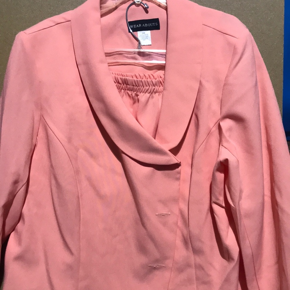 Wear Abouts women’s pink skirt set (size 24W)